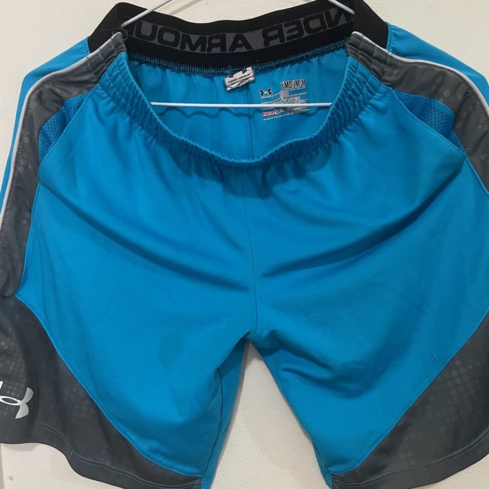 Boys M Under Armour shorts